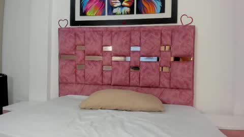 Snapshot of abella_lov chatting on October 4, 12:14 pm abella_lov online show from October 4, 12:14 pm