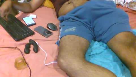 Snapshot of abhi_cam chatting on January 22, 11:21 pm Naked Gentleman online show from January 22, 11:21 pm