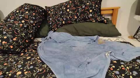 Snapshot of abhi_cam chatting on December 21, 5:25 am Naked Gentleman online show from December 21, 5:25 am