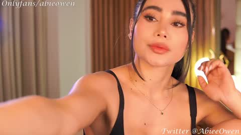 abie_owen online show from January 30, 11:34 pm