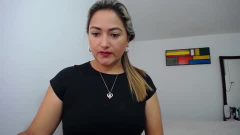 Snapshot of abie_spicy_ chatting on January 29, 12:56 pm ximena online show from January 29, 12:56 pm