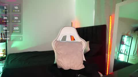 Abigail online show from November 6, 9:15 pm