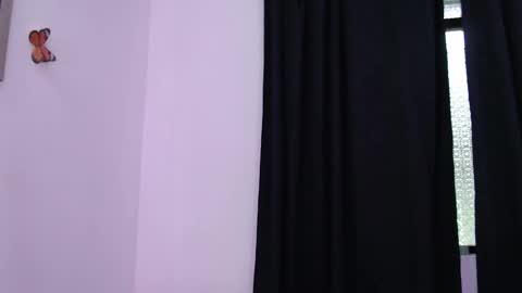 Snapshot of abigail_jhonss chatting on October 10, 9:25 pm abigail_jhonss online show from October 10, 9:25 pm