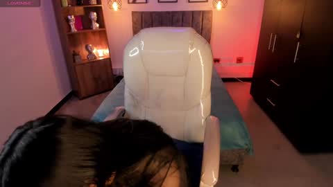 Abigail online show from March 3, 9:05 pm