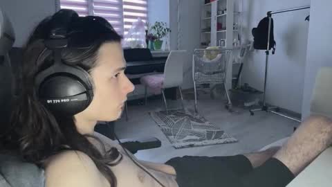 hi  cum in pvt noi extra tip online show from March 13, 1:51 pm