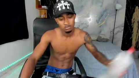 Snapshot of abony_sex69 chatting on June 6, 4:17 am abony_sex69 online show from June 6, 4:17 am