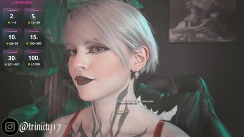 Snapshot of abril__colen chatting on December 31, 11:06 pm April online show from December 31, 11:06 pm