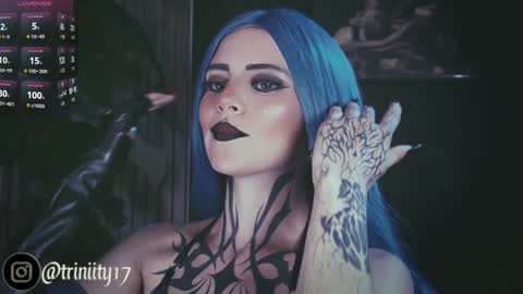 Snapshot of abril__colen chatting on January 2, 12:02 am April online show from January 2, 12:02 am