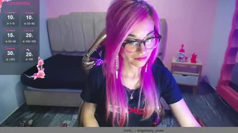 abril_ch_ online show from October 22, 10:48 am