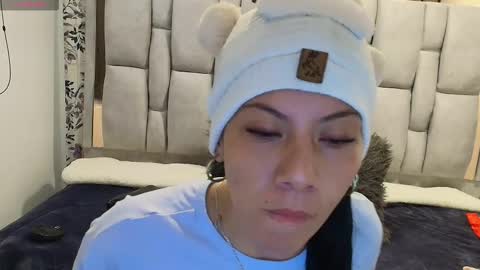 Abril Fox online show from March 17, 12:19 pm