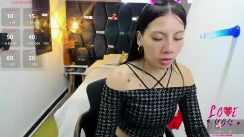 Abril Fox online show from April 9, 8:14 pm