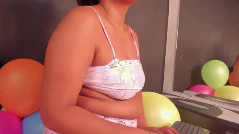 Abril jones online show from January 11, 8:00 am