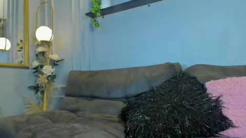 Abril jones online show from October 15, 5:07 am