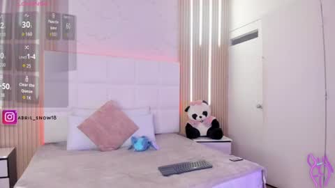 Snapshot of abril_snow chatting on June 18, 7:51 pm abril_snow online show from June 18, 7:51 pm