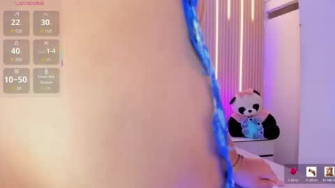 Snapshot of abril_snow chatting on July 22, 7:27 pm abril_snow online show from July 22, 7:27 pm