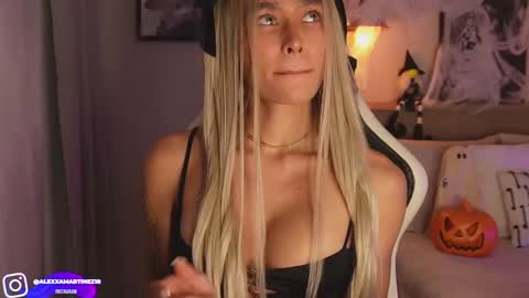 My name is Alexa. Please say hello I like to chat with you. If you have requests please use tip online show from October 9, 1:47 am