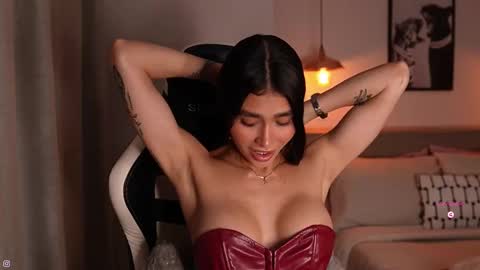 Snapshot of abril_w18 chatting on December 19, 10:28 pm My name is Alexa. Please say hello I like to chat with you. If you have requests please use tip online show from December 19, 10:28 pm