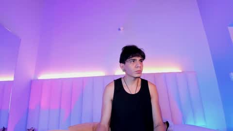 Snapshot of abrilandjulian chatting on May 29, 11:52 am Abril and Julian online show from May 29, 11:52 am