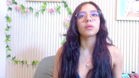 abrilmirren online show from March 8, 3:38 pm