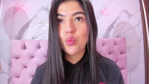 Snapshot of abrilquintana chatting on May 18, 11:38 am Abril online show from May 18, 11:38 am