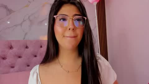 Snapshot of abrilquintana chatting on May 20, 11:38 am Abril online show from May 20, 11:38 am