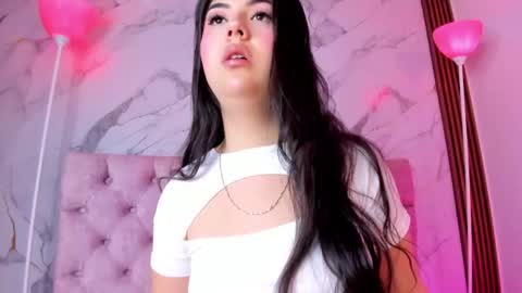 Snapshot of abrilquintana chatting on July 31, 11:31 am Abril online show from July 31, 11:31 am
