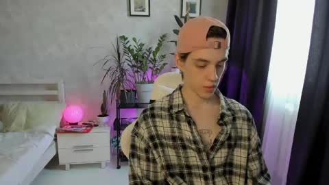 Snapshot of abslut chatting on May 7, 8:20 am Nick online show from May 7, 8:20 am