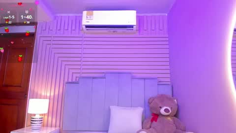 Snapshot of aby_lee_ chatting on December 21, 5:51 pm Aby online show from December 21, 5:51 pm
