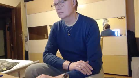 Snapshot of ach471 chatting on December 5, 5:17 pm ach471 online show from December 5, 5:17 pm