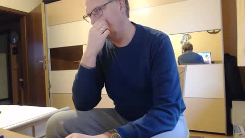 Snapshot of ach471 chatting on December 13, 8:20 am ach471 online show from December 13, 8:20 am