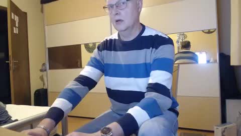 Snapshot of ach471 chatting on January 1, 2:52 pm ach471 online show from January 1, 2:52 pm