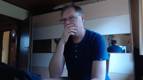 Snapshot of ach471 chatting on February 9, 7:27 am ach471 online show from February 9, 7:27 am