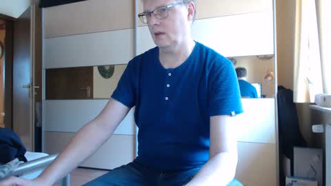 Snapshot of ach471 chatting on February 16, 8:43 am ach471 online show from February 16, 8:43 am