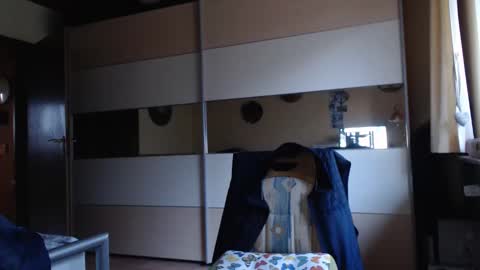 Snapshot of ach471 chatting on March 10, 6:05 am ach471 online show from March 10, 6:05 am