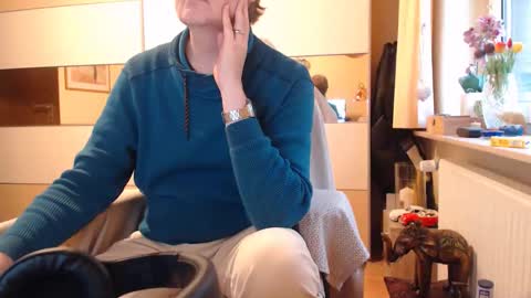 Snapshot of ach471 chatting on November 7, 7:41 am ach471 online show from November 7, 7:41 am