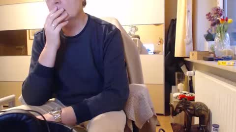 Snapshot of ach471 chatting on November 14, 7:29 am ach471 online show from November 14, 7:29 am