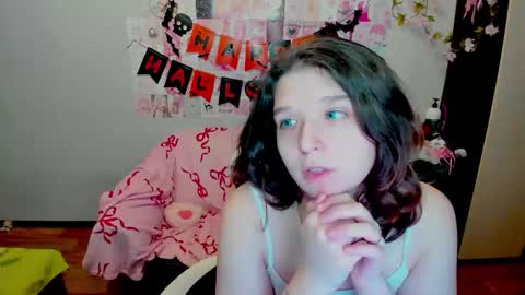 Snapshot of acid_kate chatting on October 25, 1:46 am Kate online show from October 25, 1:46 am