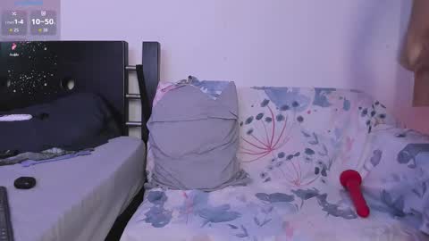 Snapshot of acid_longer chatting on March 19, 3:38 pm centric independent model online show from March 19, 3:38 pm