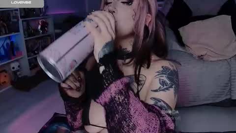 Acid or Iya  vacation November 19 to November 26 online show from October 12, 8:41 pm