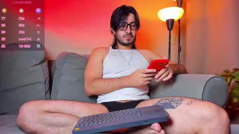 Snapshot of ackerman_eren_ chatting on October 9, 10:35 am R. online show from October 9, 10:35 am