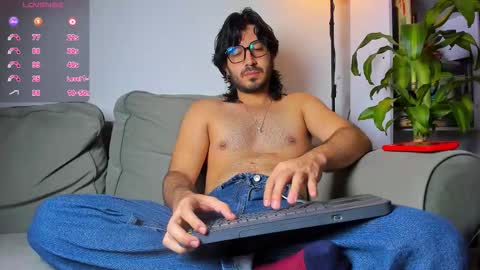 Snapshot of ackerman_eren_ chatting on November 25, 7:03 pm R. online show from November 25, 7:03 pm