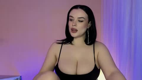 Snapshot of actavia_rose chatting on February 20, 5:18 pm my inst love inside 17 online show from February 20, 5:18 pm