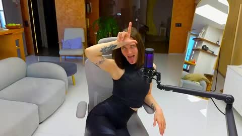 Ada   online show from June 6, 4:12 pm