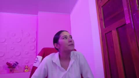 Snapshot of adaira31 chatting on November 10, 3:27 am Adaira online show from November 10, 3:27 am