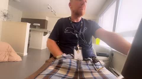 Snapshot of adam712292 chatting on June 25, 12:21 am Submissive ginger online show from June 25, 12:21 am