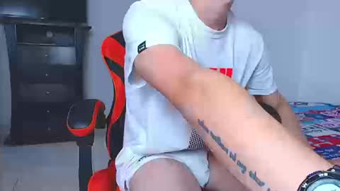 Snapshot of adam_hot11 chatting on January 7, 10:23 pm adam hot11 online show from January 7, 10:23 pm