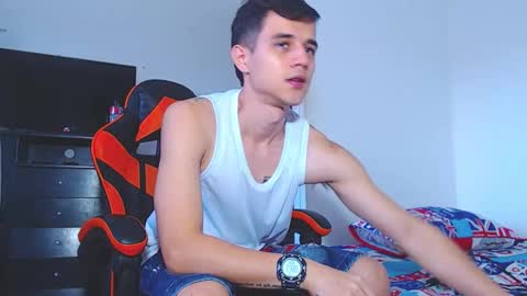 Snapshot of adam_hot11 chatting on January 13, 10:37 pm adam hot11 online show from January 13, 10:37 pm