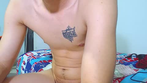 Snapshot of adam_hot11 chatting on January 15, 11:19 pm adam hot11 online show from January 15, 11:19 pm