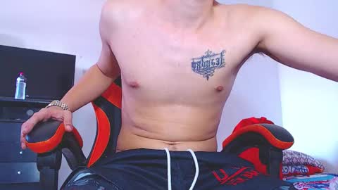 Snapshot of adam_hot11 chatting on February 10, 2:10 pm adam hot11 online show from February 10, 2:10 pm