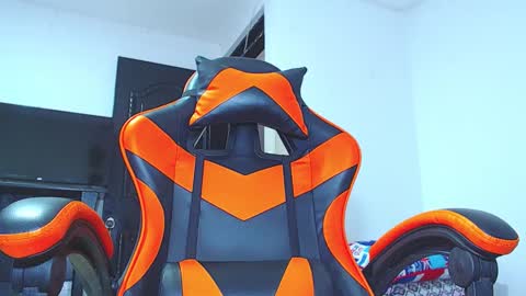 Snapshot of adam_hot11 chatting on February 13, 10:50 pm adam hot11 online show from February 13, 10:50 pm